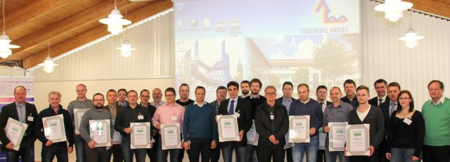 Die Lernenden Energieeffizienz-Netzwerke Ostbayern I und Ostbayern II wurden mit dem Gütesiegel der Arbeitsgemeinschaft Energieeffizienz-Netzwerke ausgezeichnet. © OTH Amberg-Weiden